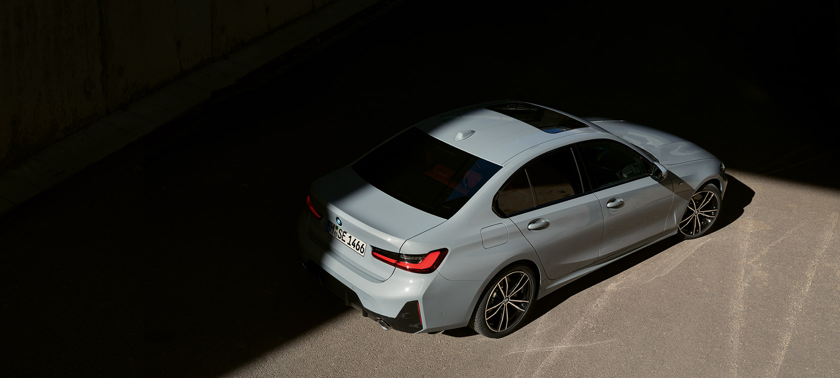 BMW 3 Series Sedan LCI G20 three-quarter rear view standing bird’s-eye view 